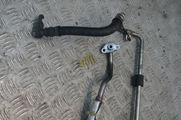 VW Amarok Lift Olieleidingen OEM 2H6317821/2 image 4