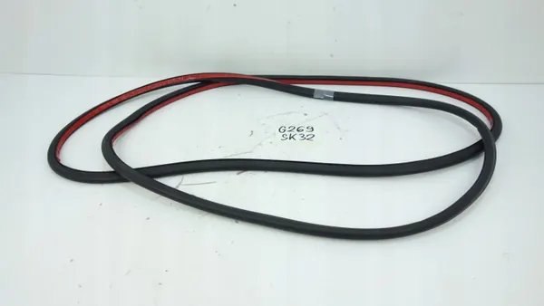 OEM 32229228 etuoven tiiviste Volvo V60 II 2018- image 4