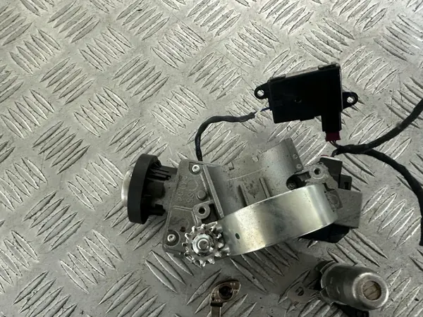 Cilindro de Cierre Opel Astra K OEM - Pieza OE Usada image 9