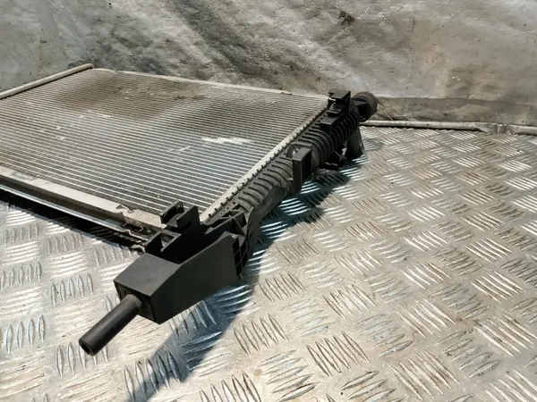 Radiateur d'eau OEM CHŁODNICA WODY FORD FOCUS MK3 1.6 TDCI image 4