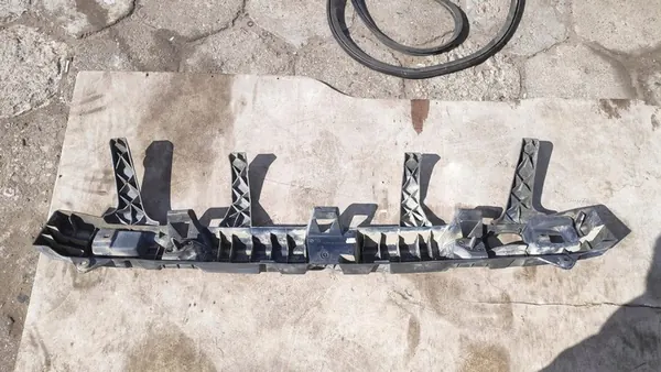 Takapuskuri Vahvistus Dacia Duster I 850908340R image 5