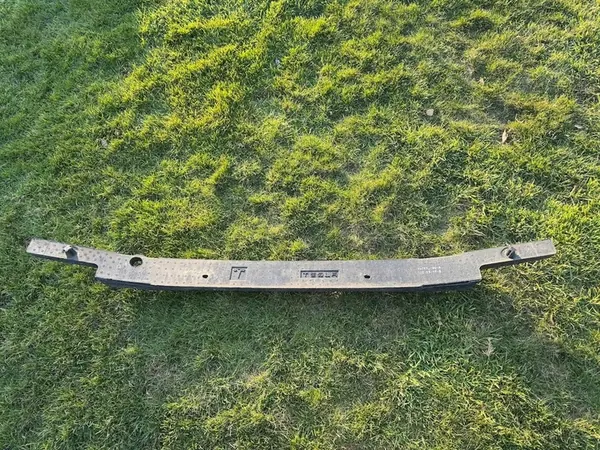 TESLA MODEL Y Etupuskuri Iskunvaimennin OEM 1487605-00-A image 2