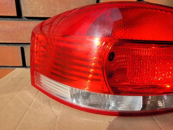 Lámpara Trasera Izquierda Audi A3 8P 3D 04- 8P0945095A image 3