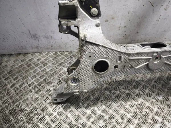 Ford Mustang Mach-E etujarrut OEM AMD222643 image 5