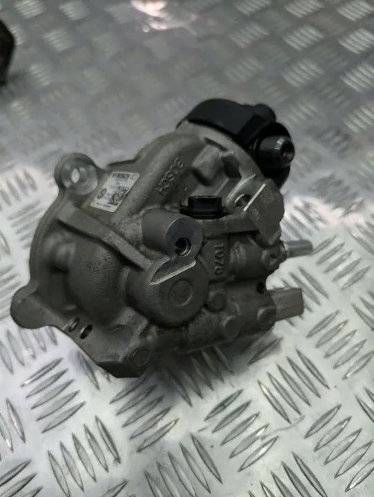 OEM 8579230 ruiskutuspumppu BMW B47 moottorille image 3