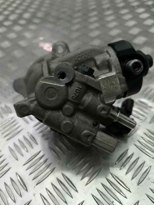 OEM 8579230 ruiskutuspumppu BMW B47 moottorille image 4