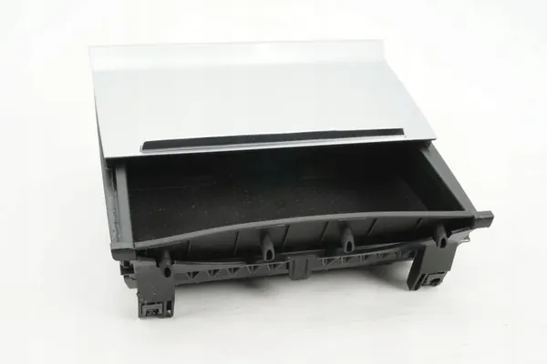Cinzeiro Skoda Octavia MK3 OEM 5E1863071H image 2