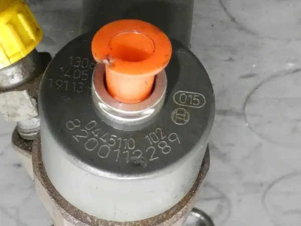 Inyector Renault Master 2.2 DCI OE 0445110102 image 5