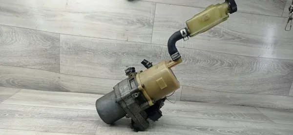 Pompe de direction MAZDA 3 03-09 - Pièce OEM image 8