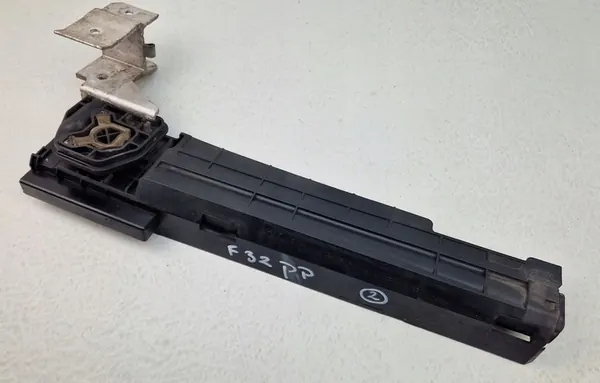 BMW F20 F30 F31 Kylarfäste Höger 7600537 image 5