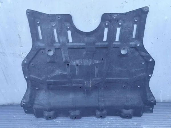 Renault AUSTRALOSLONA Placa de Cubierta Motor - Usado image 2