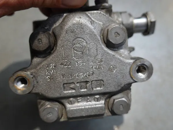 VW New Beetle 1.9 TDI Lenkhilfe-Pumpe 1J0422154A image 3