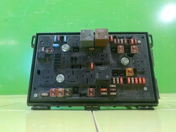 OPEL AMPERA 1.4 AUT 2012 Caixa de Fusíveis 22785253 image 2