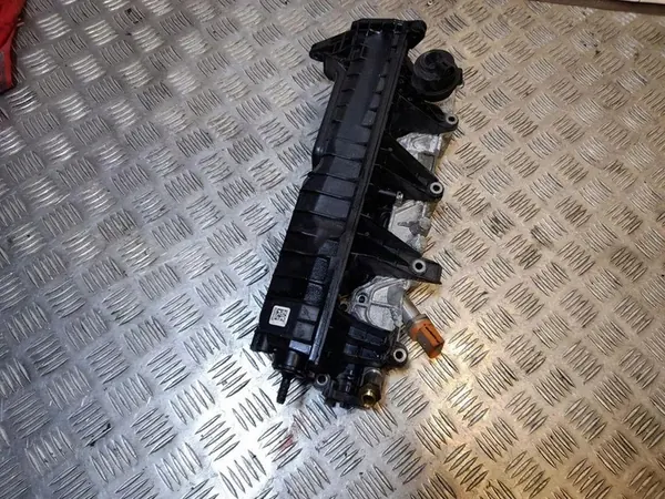 Collecteur d'admission AUDI A8 D2 4.0L essence 2013 OEM image 4