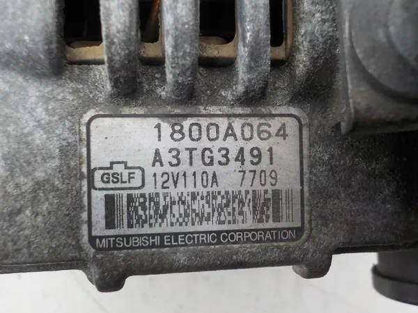 Mitsubishi Grandis 2.4 Vaihtovirtageneraattori 1800A064 image 4