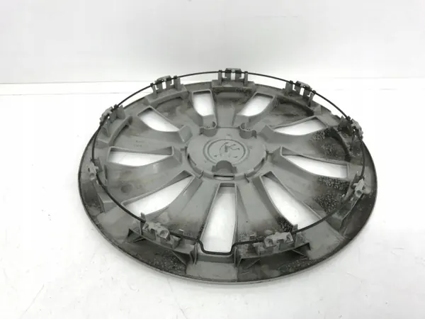 Tapacubos Skoda OE 6VA601147A - 15" Usado image 6
