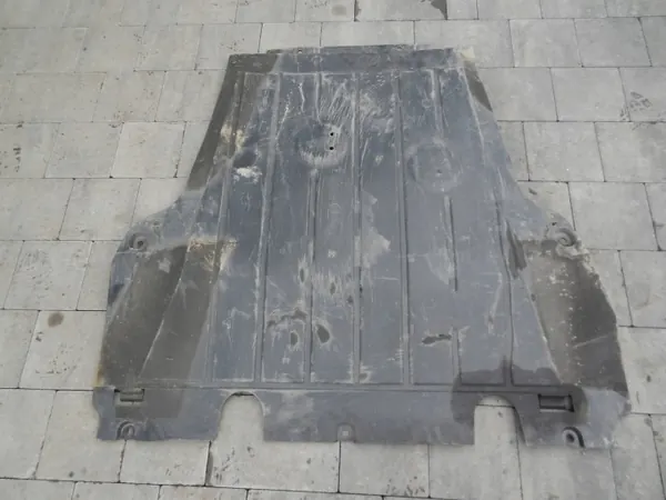 Cubierta motor usada OEM osłona silnika RENAULT CLIO IV image 6