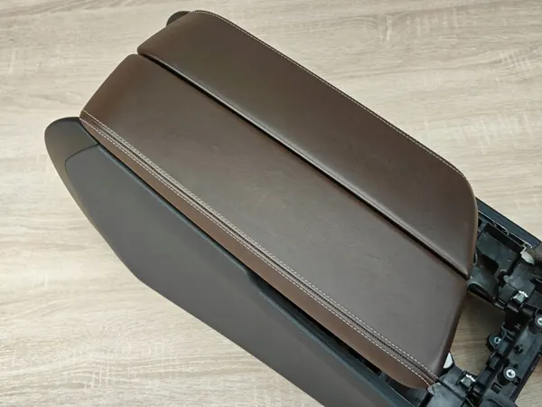 Keskikonsoli käsinoja OEM TUNN55 BMW G30 G31 image 4