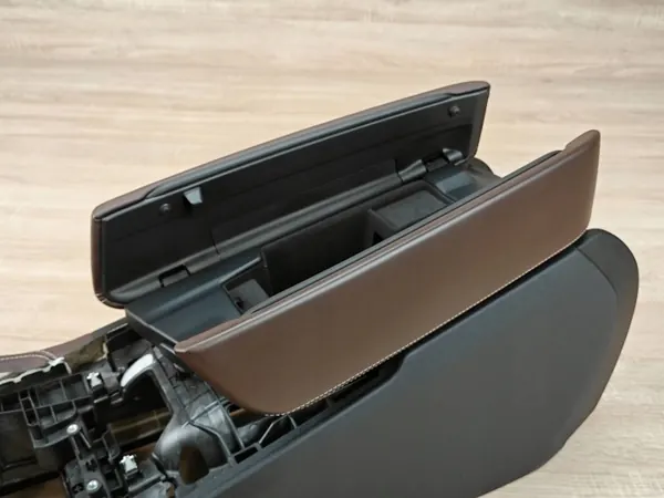Keskikonsoli käsinoja OEM TUNN55 BMW G30 G31 image 9