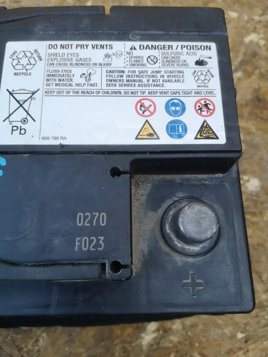 Batterie Jeep Renegade 12V 760A OEM 52102538 image 4