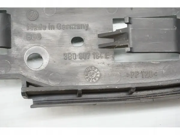 Supporto paraurti anteriore VW Passat 2004 Estate 2.0 OEM 3B0807184E image 5