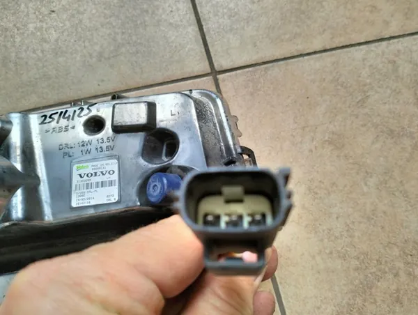 VOLVO S60 V60 2013-2018 Luz Diurna LED Esquerda 31353289 image 4