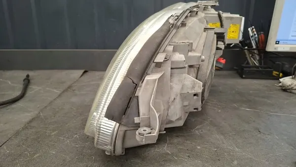 Rechter Xenon Koplamp Mercedes W220 A2208200861 image 2