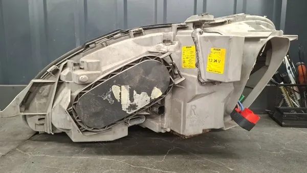 Rechter Xenon Koplamp Mercedes W220 A2208200861 image 3