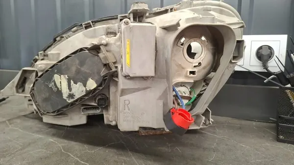 Rechter Xenon Koplamp Mercedes W220 A2208200861 image 4