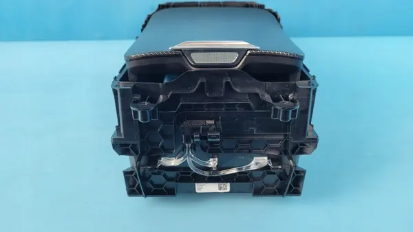 Bac de console centrale Mercedes W206 C220 OEM A2066805805 image 4