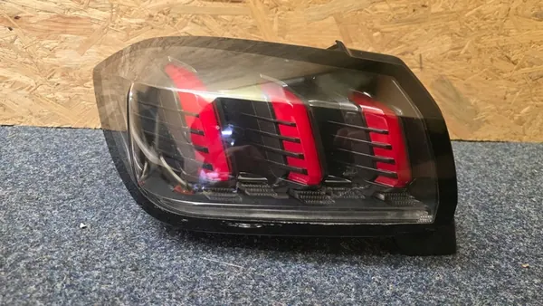 Luz trasera izquierda Peugeot 208 II 9823216880 image 3