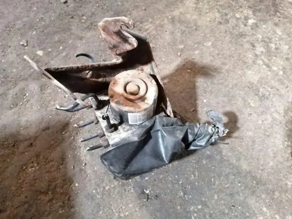 Bomba ABS OEM 9658260080 para Citroen C2/C3 image 2