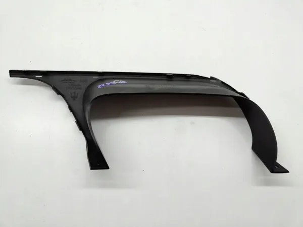 Cubierta alerón maletero Maserati Levante OEM 670066445 image 5