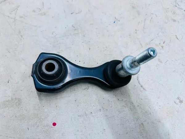 Lien Stabilisateur Arrière OEM OYT25357 pour Corolla E21 image 3