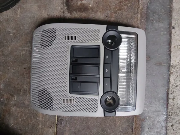 Luz interior BMW X5 E70 OEM 9138372 - Usado image 2