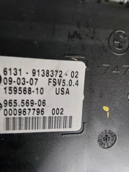 Luz interior BMW X5 E70 OEM 9138372 - Usado image 4
