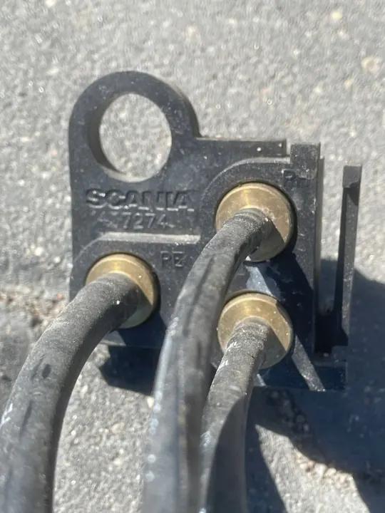 Scania Hauptbremsverbinderrohr OEM 1789631 image 3