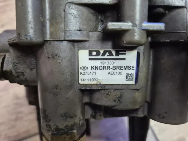 Lufttorkarsäkerhetsventil OEM 1913301 för DAF XF 106 image 3