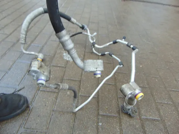 Ilmastointijohdot VW Golf 5 1.4 16V image 7