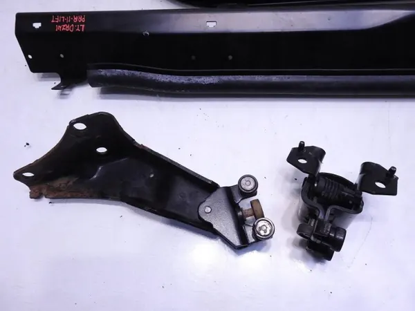 Kit Montage Porte Arrière Gauche OEM 9680486180K image 3