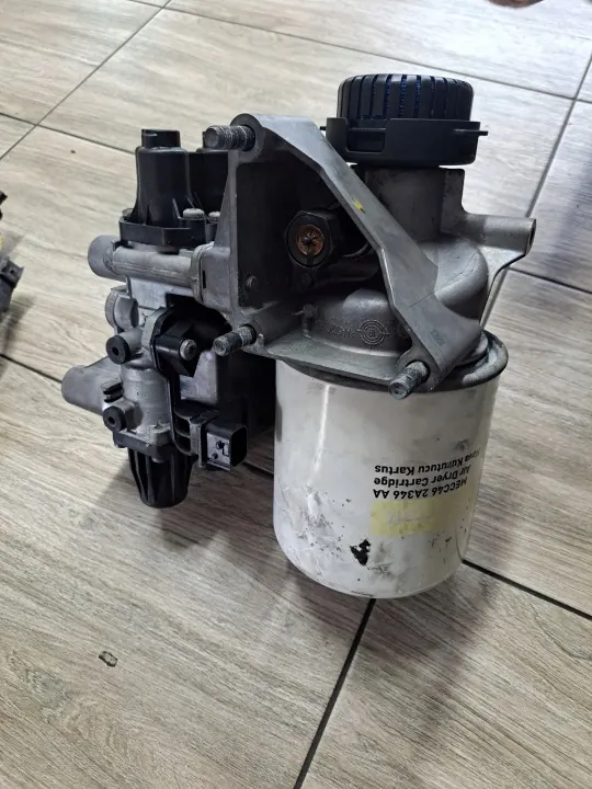 Válvula secadora de aire Wabco para Ford F-MAX 500 Cargo Euro 6 image 4