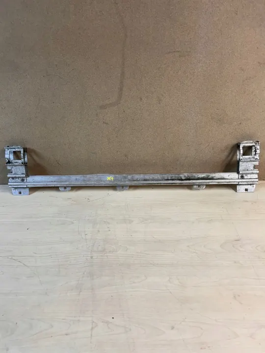 BMW X1 F48 Onderste radiatorsteun OEM 7301605-13 image 5