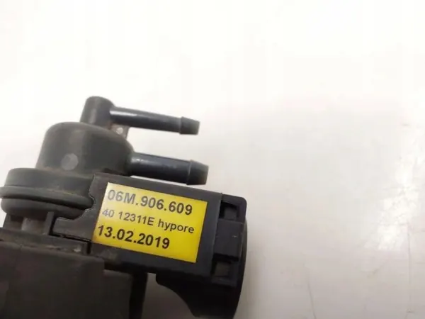 Válvula Solenoide Porsche OE 06M906609 - Usado image 5