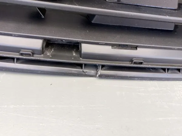 RENAULT KANGOO III 2021- Grill OE 623108039R image 9