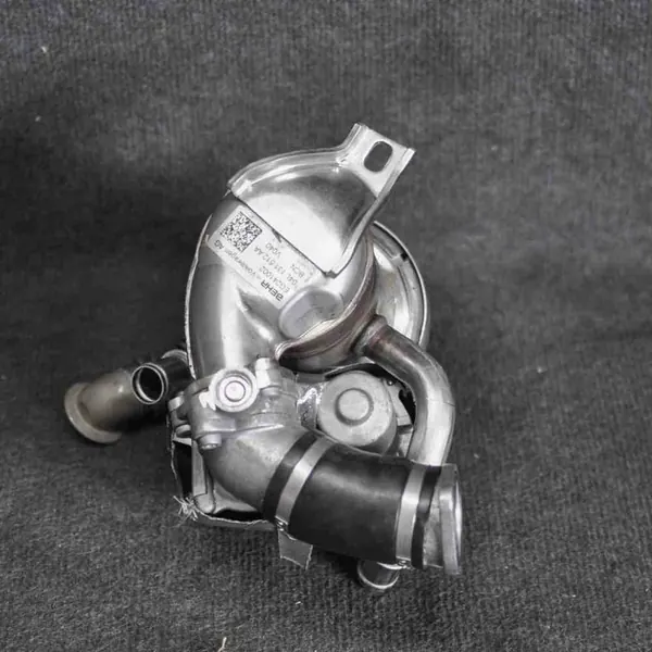 EGR-jäähdytin VW Jetta MK6 2.0L image 4