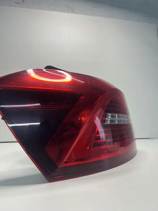 Luz trasera Volkswagen PASSAT Variant 2017 izquierda 3G9945207F image 2