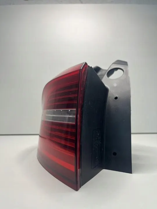 Luz trasera Volkswagen PASSAT Variant 2017 izquierda 3G9945207F image 3