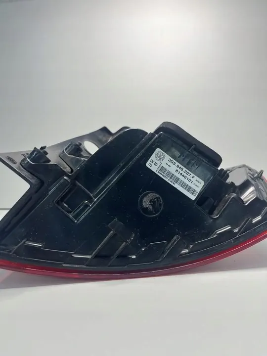 Luz trasera Volkswagen PASSAT Variant 2017 izquierda 3G9945207F image 8
