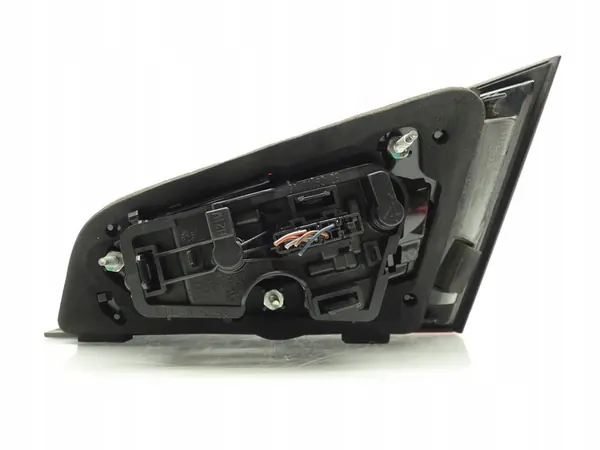 Luz trasera izquierda para Audi A3 8V 5D image 4