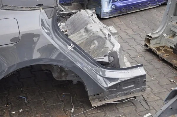 BMW I4 G26 Hinterer Kotflügel OEM 421706 - Links/Rechts image 6